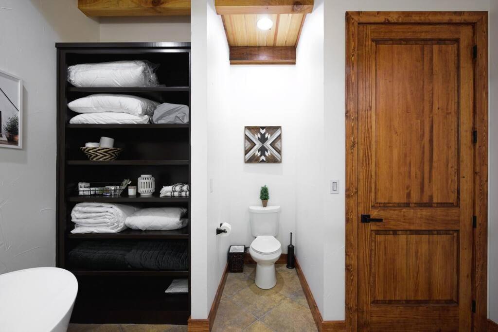 Little Dutch Cabin #3 - 12 Min To Magnolia-Baylor Bellmead Buitenkant foto
